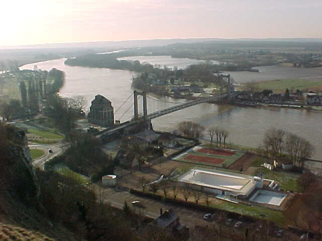 279 - VUE GRANDIOSE SUR LA SEINE ET LE GRAND PONT.jpg